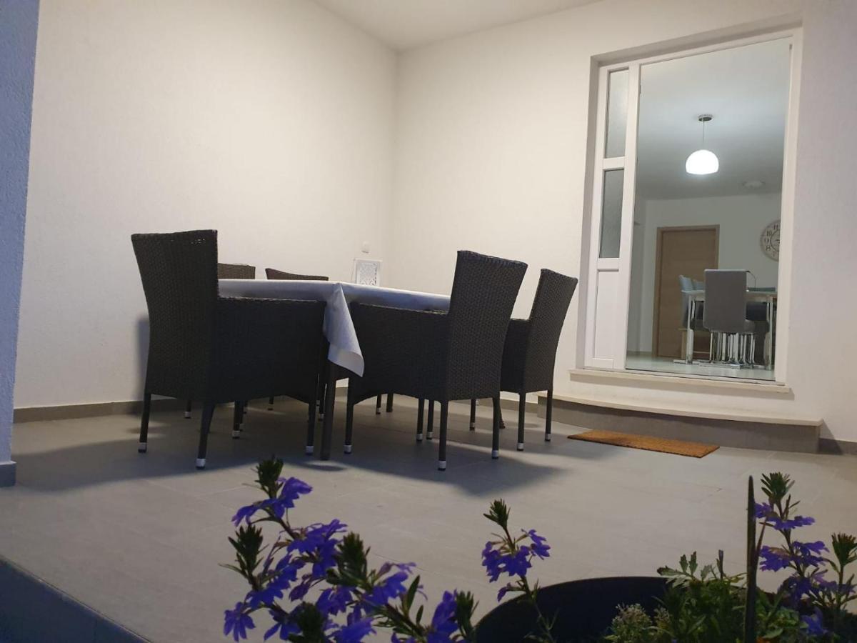 Apartmani Sara Bibinje Zewnętrze zdjęcie